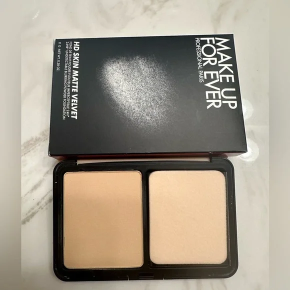 Make up for ever foundation - Picture 2 of 3